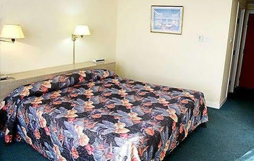 Garraway Hotel Roseau Bagian luar foto
