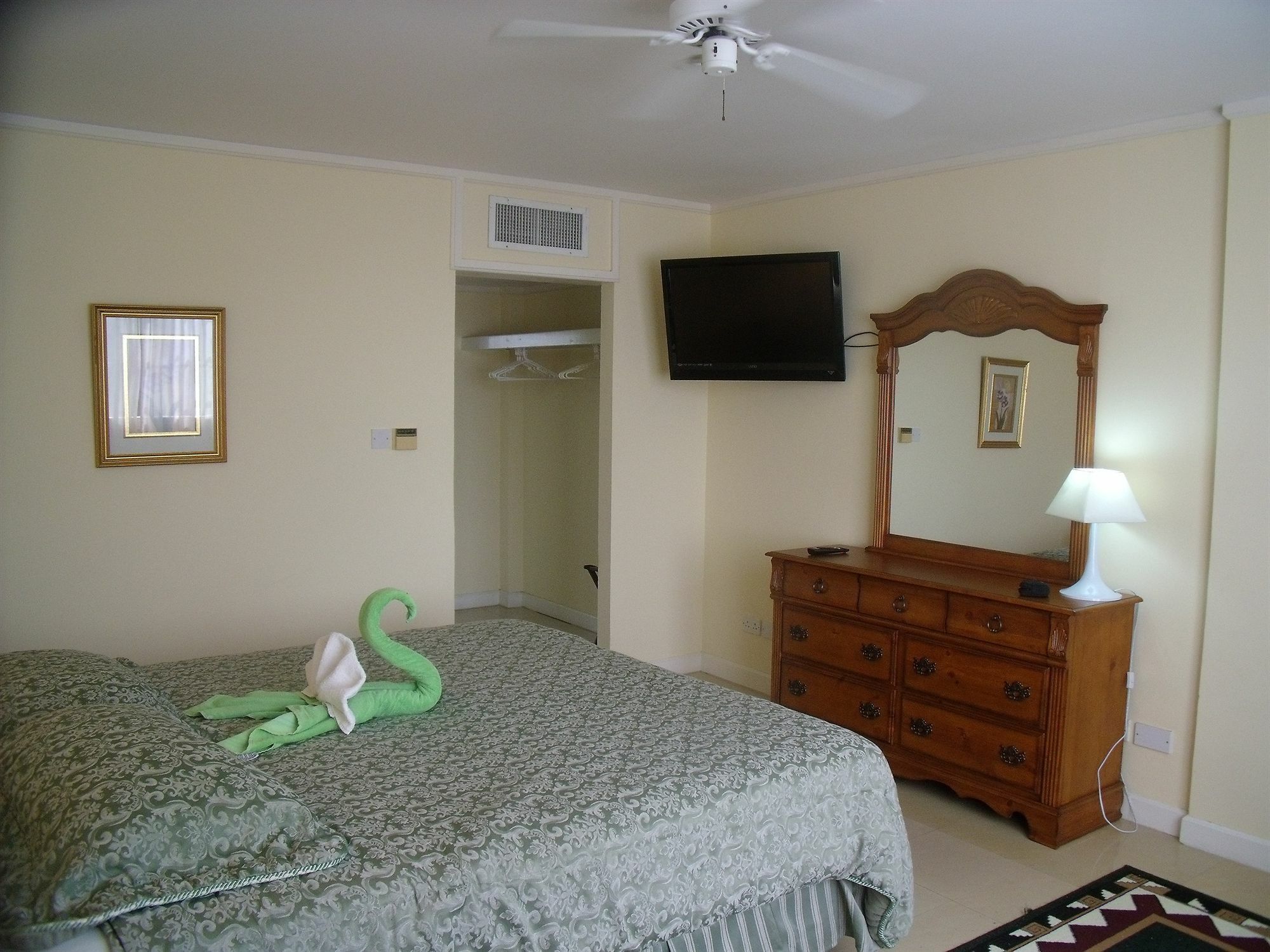 Garraway Hotel Roseau Bagian luar foto